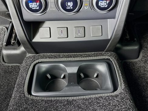 Used 2026 Land Rover Defender 130 X-Dynamic SE image 28