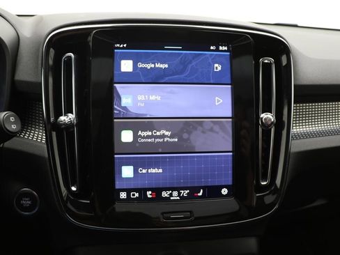 Used 2025 Volvo XC40 B5 Plus image 24