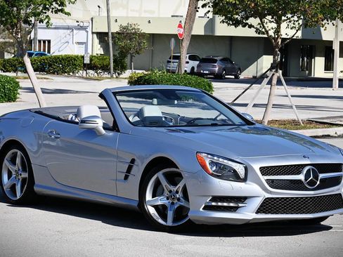 Used 2013 Mercedes-Benz SL 550 SL 550 2dr Convertible image 3