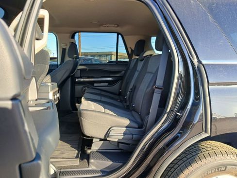 Used 2024 Ford Expedition XLT image 7