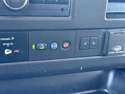 Used 2020 Chevrolet Express 3500 w/ Driver Convenience Package RWD image 24