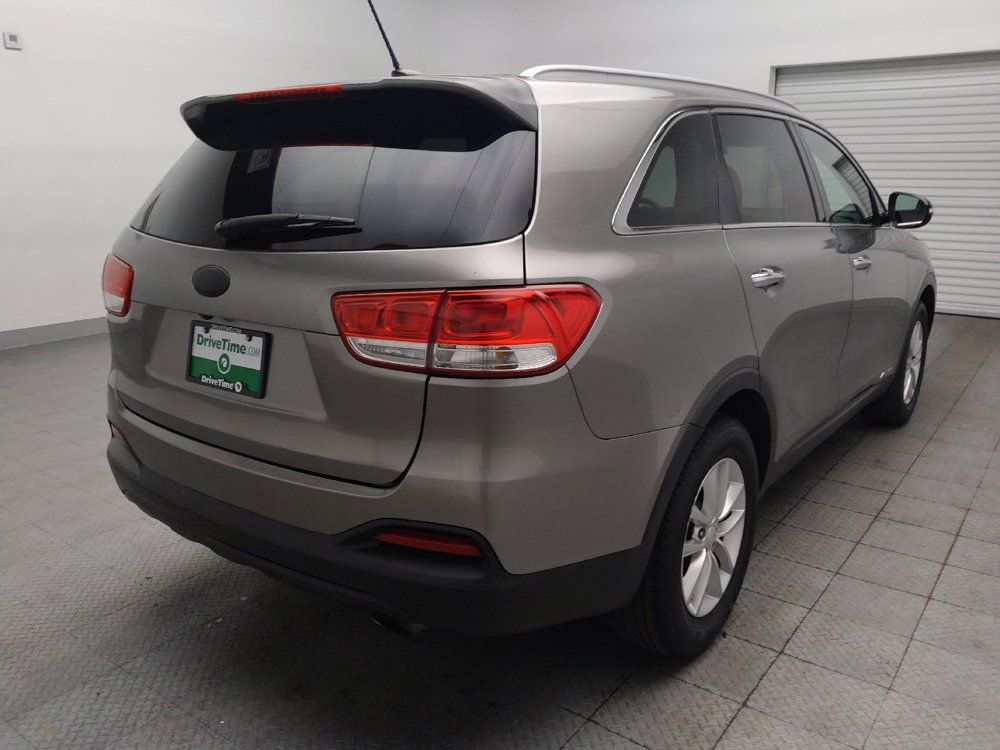 Used 2017 Kia Sorento AWD image 9