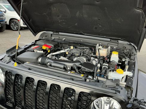 Used 2022 Jeep Gladiator Sport AWD/4WD image 24