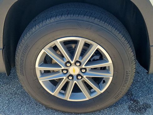 Used 2023 Chevrolet Traverse LT image 13