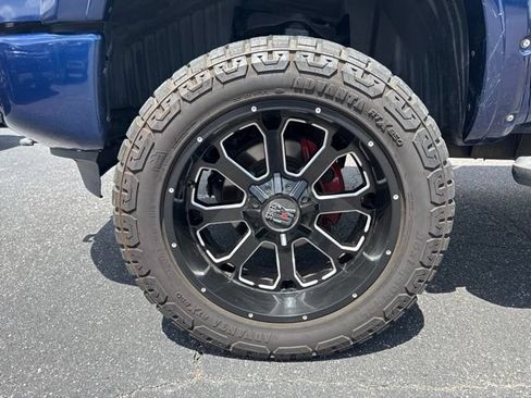 Used 2017 Nissan Titan Platinum Reserve AWD/4WD image 3