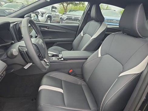 Used 2026 Toyota Camry SE w/ Convenience Package FWD image 16