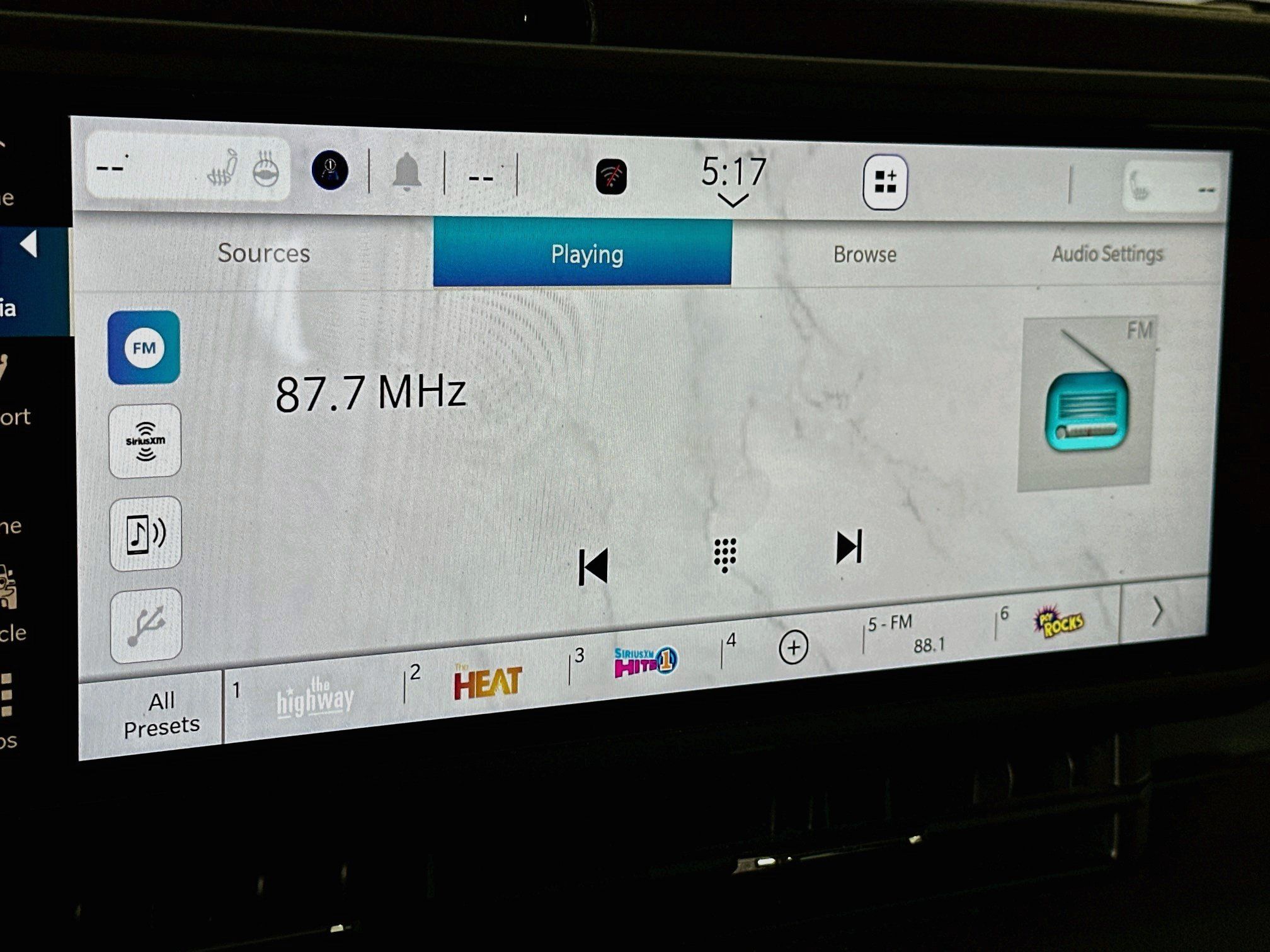 Used 2024 Jeep Wrangler Unlimited w/ Convenience Group AWD/4WD image 21