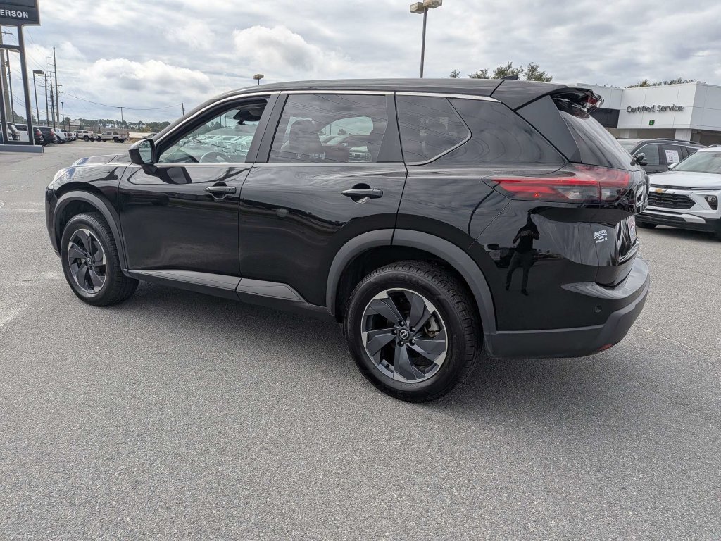 Used 2025 Nissan Rogue SV FWD image 6