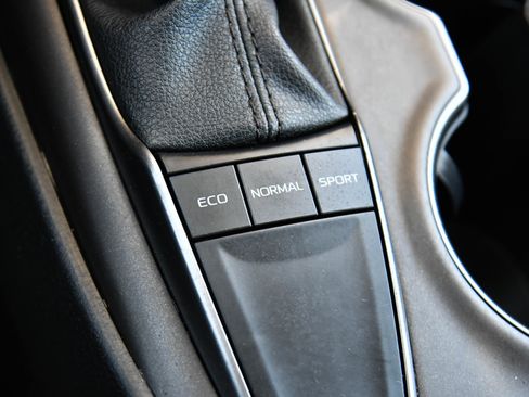 Used 2022 Toyota Camry SE FWD image 25