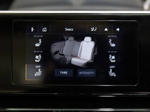 Used 2021 Bentley Flying Spur W12 image 17