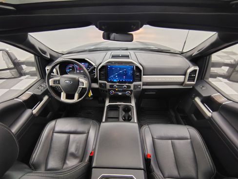 Used 2022 Ford F250 Lariat w/ Chrome Package image 2