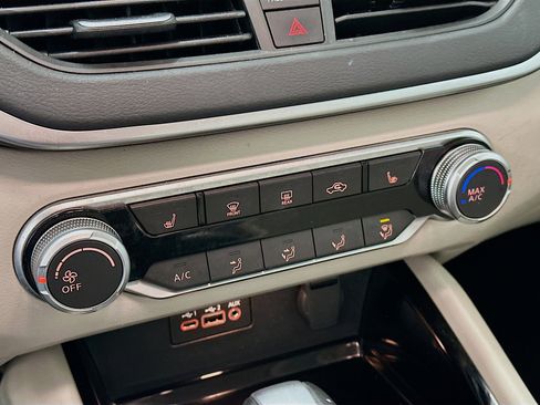 Used 2022 Nissan Altima 2.5 SV w/ SV Premium Package image 23