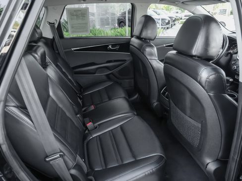 Used 2020 Kia Sorento EX FWD image 35