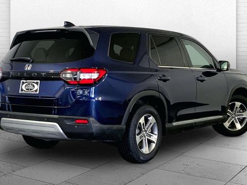Used 2025 Honda Pilot EX-L image 13