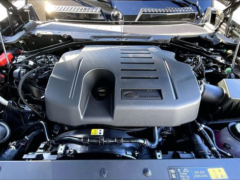 New 2026 Land Rover Defender 110 X-Dynamic SE image 11