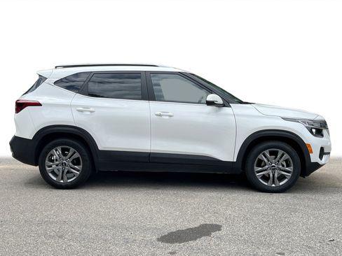 Used 2023 Kia Seltos S w/ Navigation Package FWD image 25