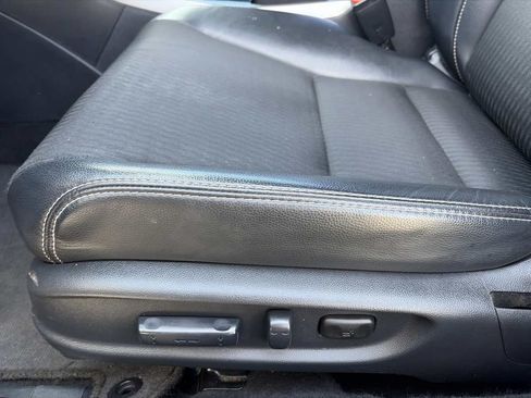 Used 2017 Honda Accord Sport image 9