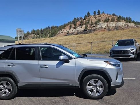 Used 2025 Toyota RAV4 XLE AWD/4WD image 5