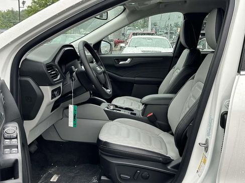 New 2024 Ford Escape SE w/ PHEV Premium Package image 13