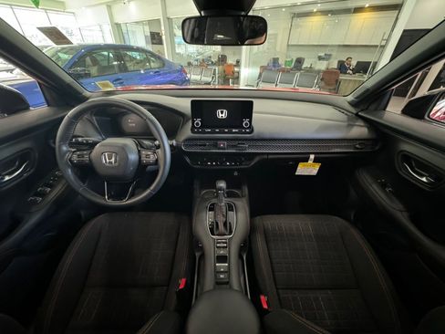 Used 2025 Honda HR-V Sport image 24