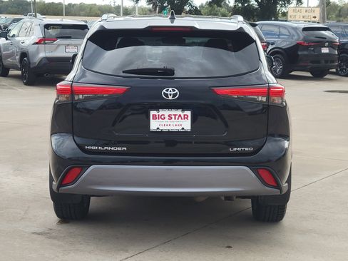 Used 2023 Toyota Highlander Limited image 6