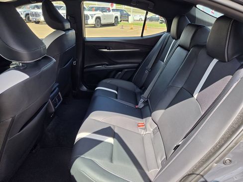 Used 2026 Toyota Camry SE w/ Convenience Package FWD image 28