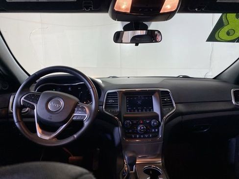 Used 2018 Jeep Grand Cherokee Laredo RWD image 10