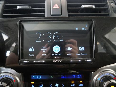 Used 2018 Toyota 4Runner Limited AWD/4WD image 20