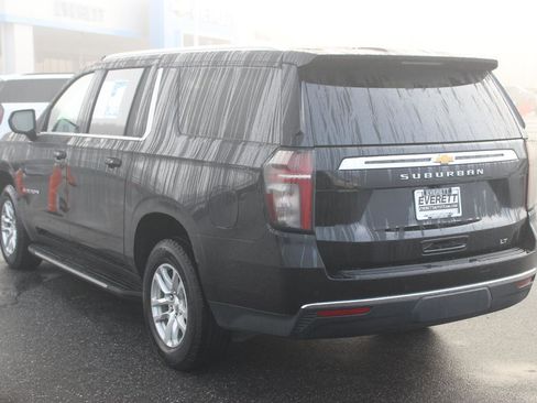 Used 2023 Chevrolet Suburban LT image 5