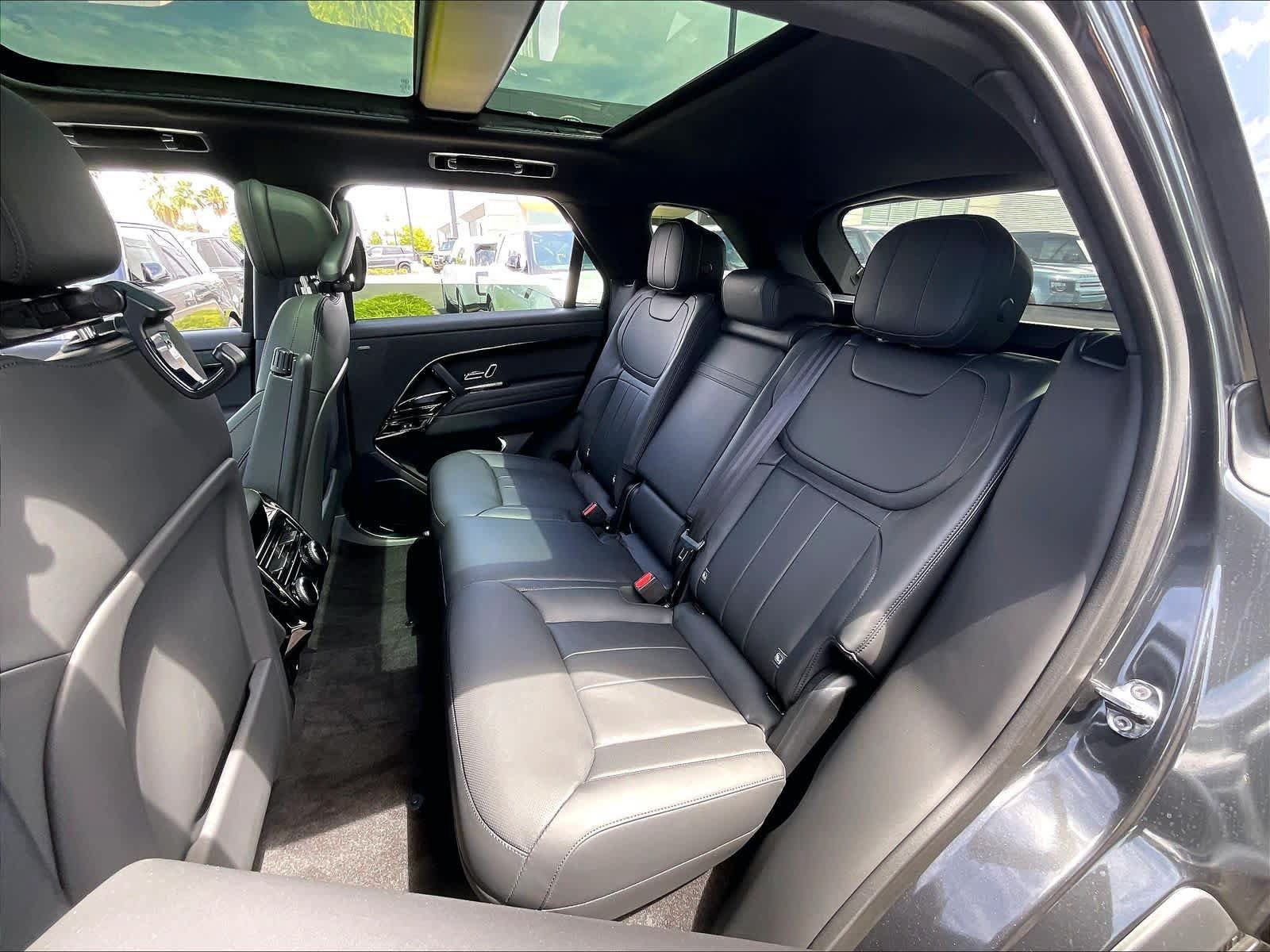 New 2026 Land Rover Range Rover Sport Dynamic SE AWD/4WD image 12