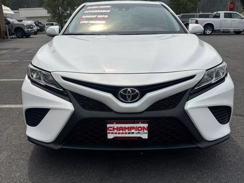 Used 2020 Toyota Camry SE FWD image 2
