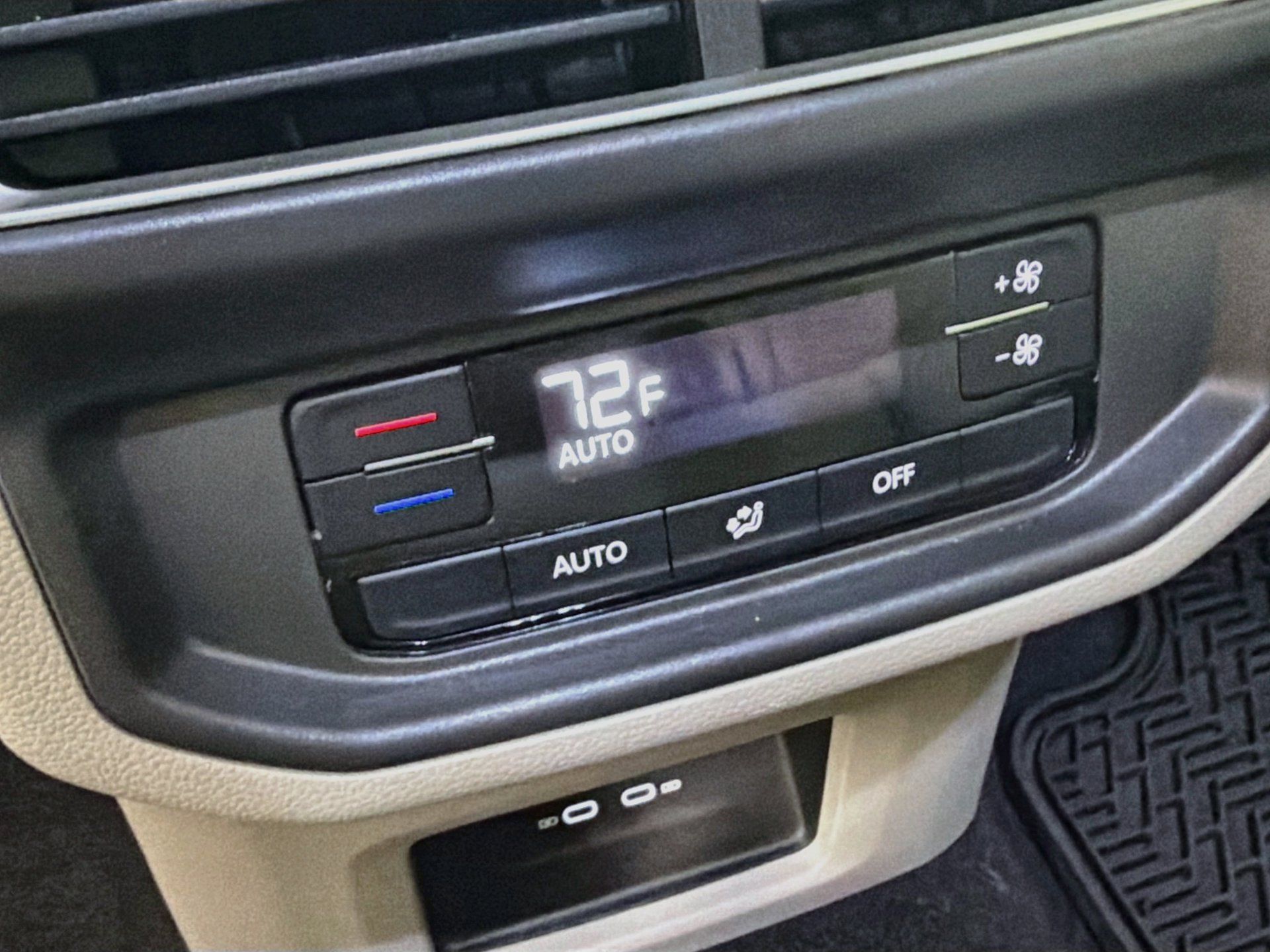 Certified 2024 Volkswagen Atlas SE FWD image 24