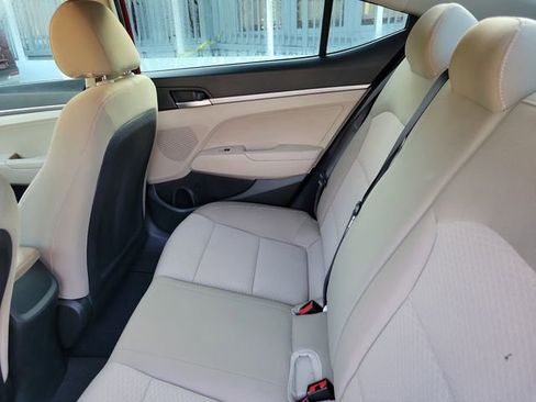 Used 2020 Hyundai Elantra SE image 26
