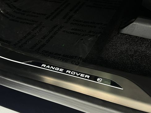 Used 2024 Land Rover Range Rover SV AWD/4WD image 33