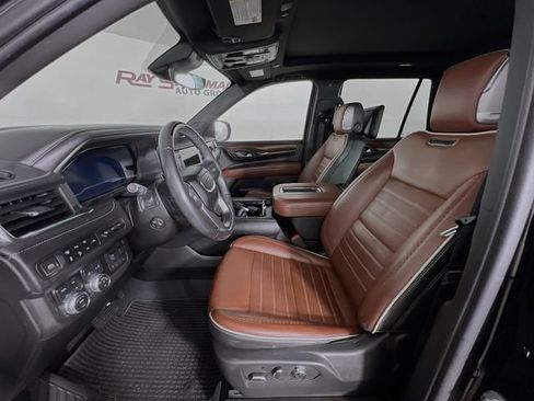 Used 2023 GMC Yukon Denali Ultimate AWD/4WD image 9