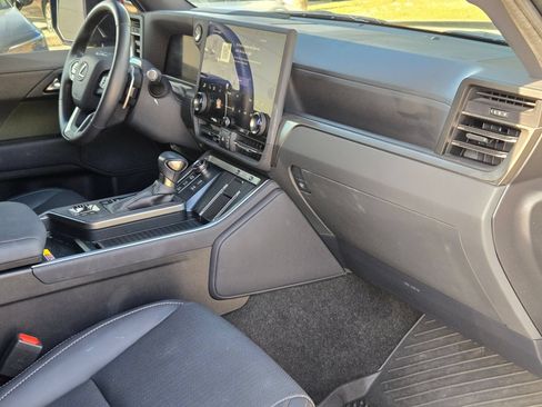 Used 2024 Lexus GX 550 AWD/4WD image 29