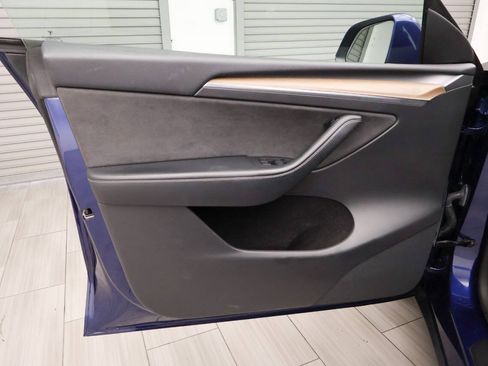 Used 2022 Tesla Model Y Long Range AWD/4WD image 13