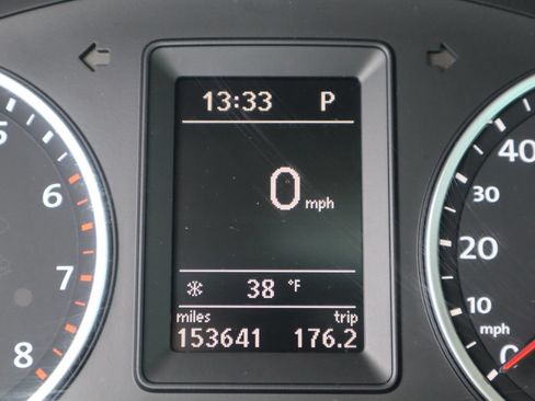 Used 2011 Volkswagen Tiguan SEL AWD/4WD image 45