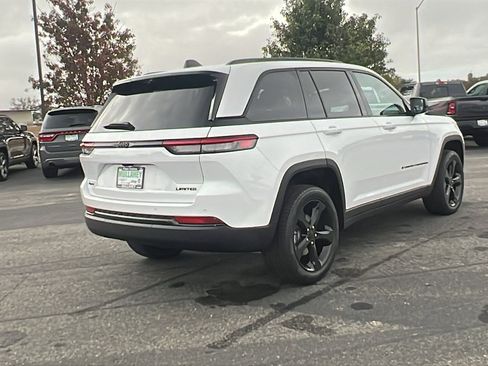 New 2025 Jeep Grand Cherokee Limited w/ Luxury Tech Group II image 3