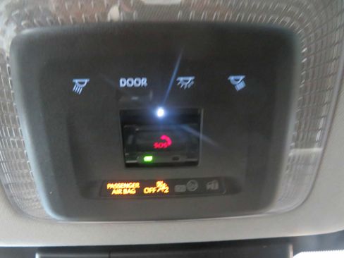 Used 2025 Toyota Prius LE image 38