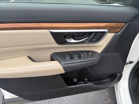 Used 2018 Honda CR-V Touring image 13