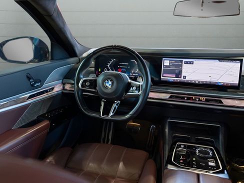 Used 2023 BMW 760i xDrive AWD/4WD image 28