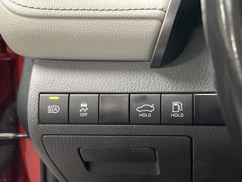 Used 2022 Toyota Camry SE FWD image 29