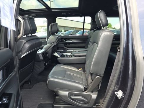 Used 2025 Jeep Grand Wagoneer L Series II Obsidian w/ Quick Order Packagew 28T AWD/4WD image 38