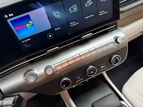 Certified 2024 Hyundai Kona SE image 25