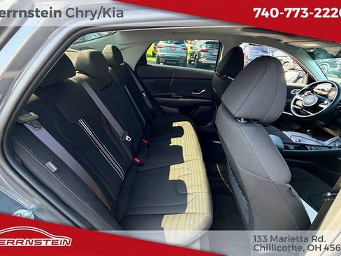 Used 2024 Hyundai Elantra SEL w/ Convenience Package FWD image 19