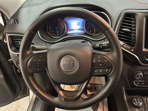 Used 2021 Jeep Cherokee Trailhawk w/ Technology Group AWD/4WD image 18