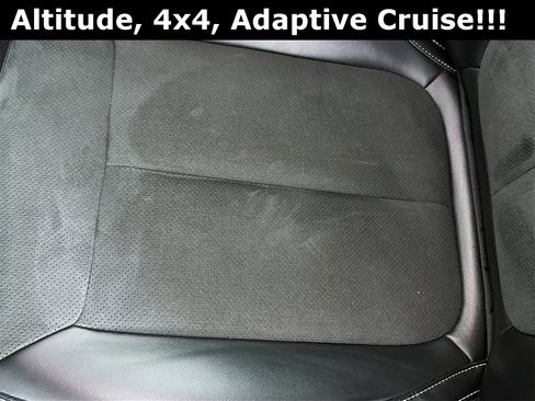 Used 2024 Jeep Grand Cherokee Altitude image 19