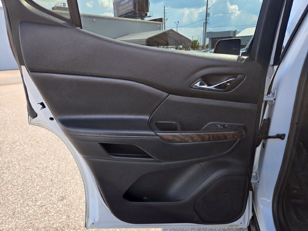 Used 2020 GMC Acadia Denali w/ Technology Package FWD image 47
