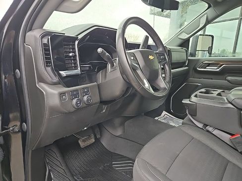 Used 2024 Chevrolet Silverado 2500 LT image 45
